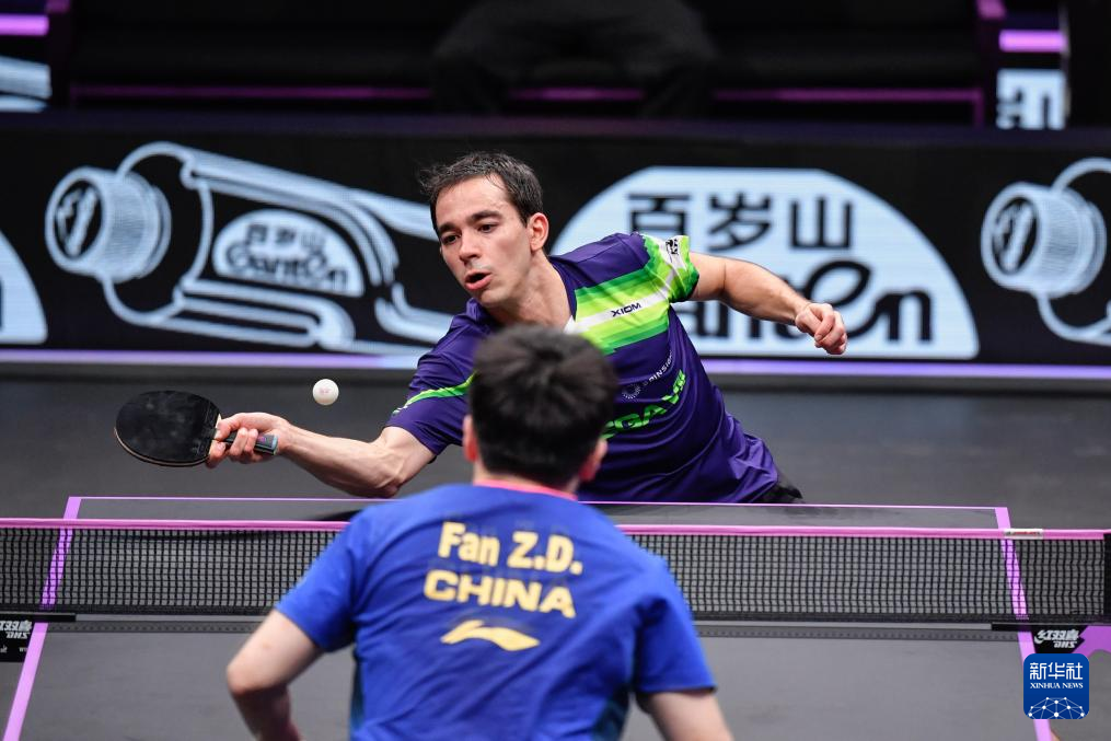 詹姆斯助力 詹姆斯助力